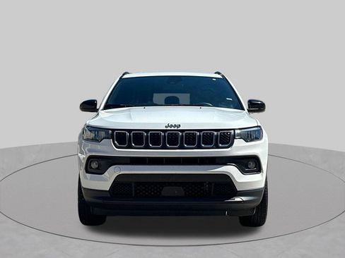 Used 2024 Jeep Compass Latitude AWD/4WD image 8