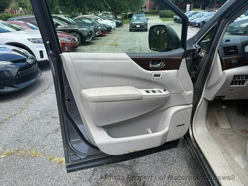 Used 2016 Nissan Quest Platinum w/ Tow Package FWD image 10