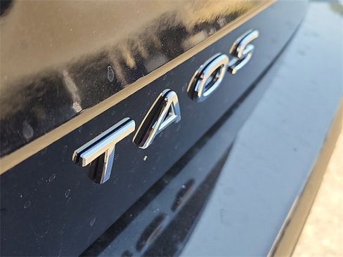New 2025 Volkswagen Taos SE image 15