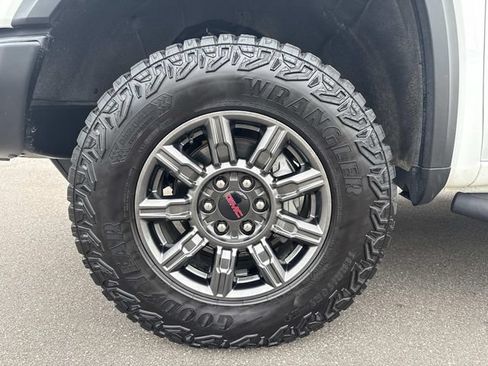 Used 2025 GMC Sierra 1500 AT4X AWD/4WD image 44