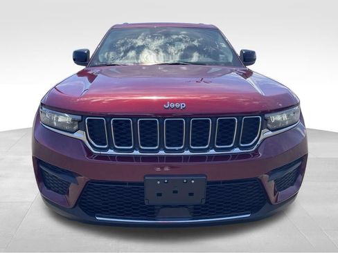 Used 2023 Jeep Grand Cherokee Laredo AWD/4WD image 19