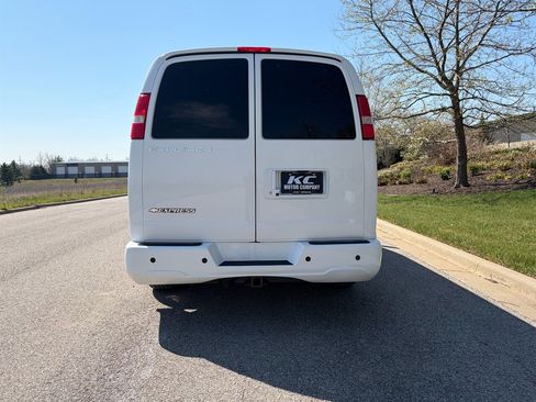 Used 2016 Chevrolet Express 2500 image 6