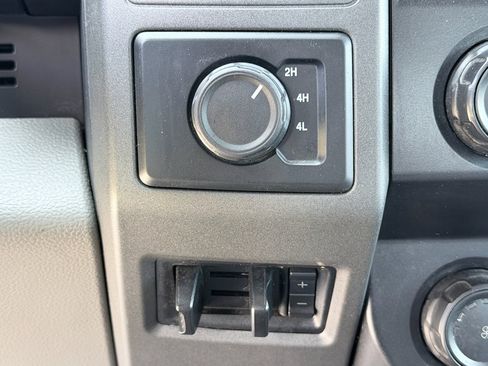 Used 2021 Ford F550 4x4 Crew Cab Super Duty w/ Power Equipment Group image 16