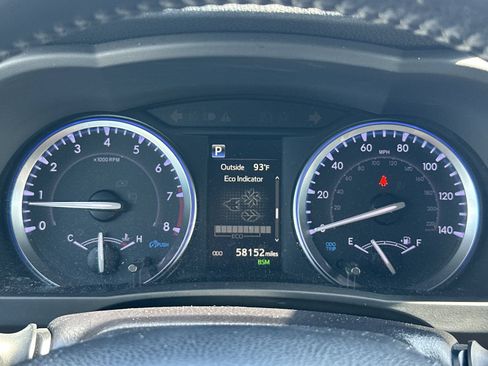 Used 2019 Toyota Highlander XLE FWD image 23