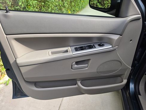 Used 2005 Jeep Grand Cherokee Laredo image 37