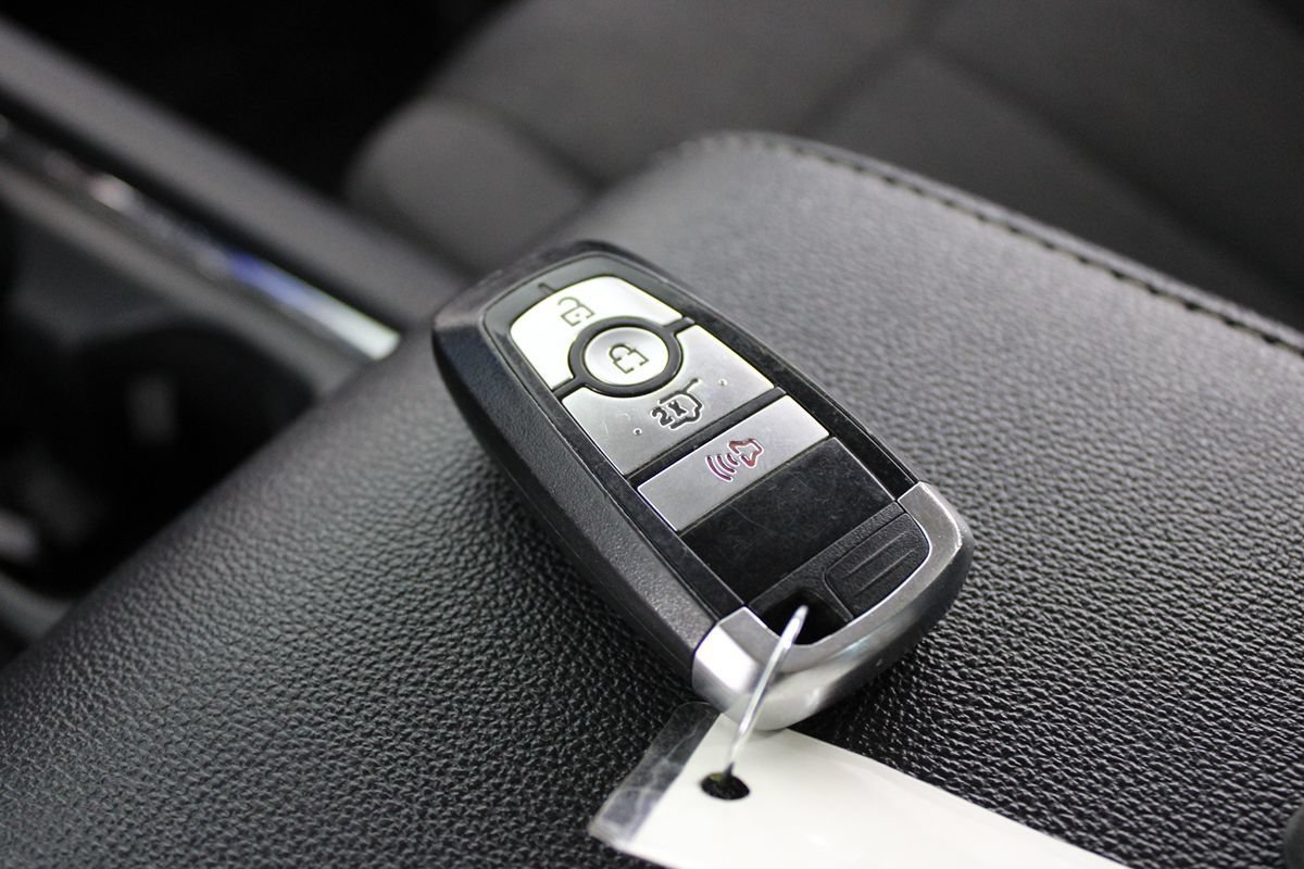 Used 2024 Ford Expedition XLT RWD image 16