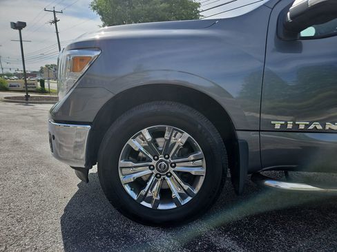 Used 2019 Nissan Titan SV w/ SV Convenience Package AWD/4WD image 29
