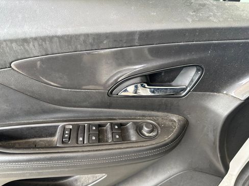 Used 2019 Buick Encore Preferred FWD image 5