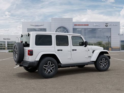New 2026 Jeep Wrangler Unlimited Sahara AWD/4WD image 4