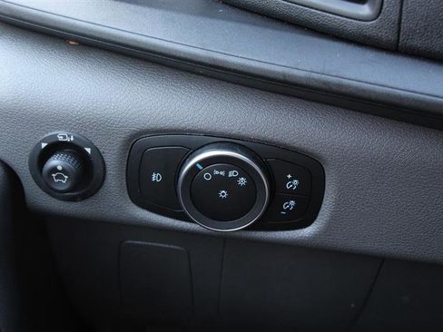 Used 2023 Ford Transit 350 XLT image 39