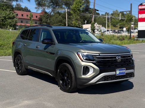 Used 2024 Volkswagen Atlas Peak Edition SEL AWD/4WD image 7