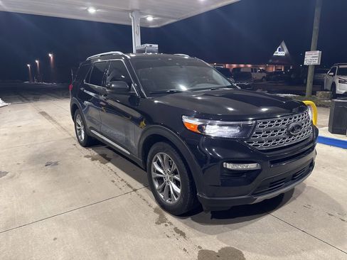 Used 2022 Ford Explorer Limited w/ Equipment Group 301A image 2