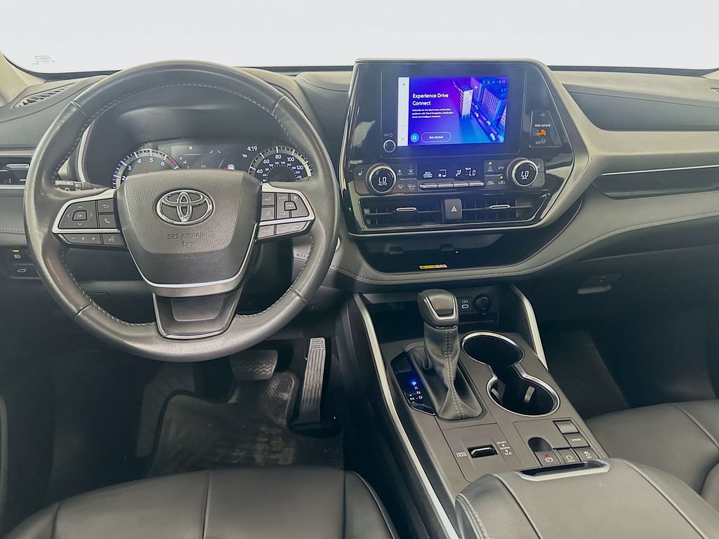 Used 2024 Toyota Highlander XLE FWD image 22