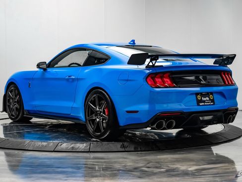 Used 2022 Ford Mustang Shelby GT500 w/ Carbon Fiber Track Pack RWD image 13