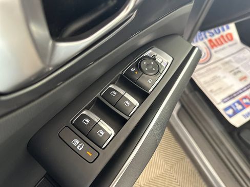 Used 2024 Kia Sorento S w/ Panoramic Sunroof Package AWD/4WD image 16