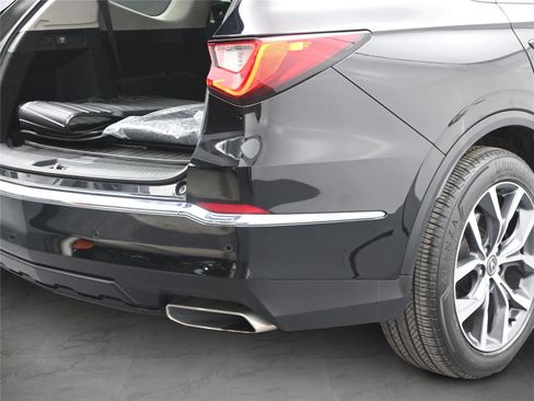 Used 2023 Acura MDX SH-AWD w/ Technology Package image 14