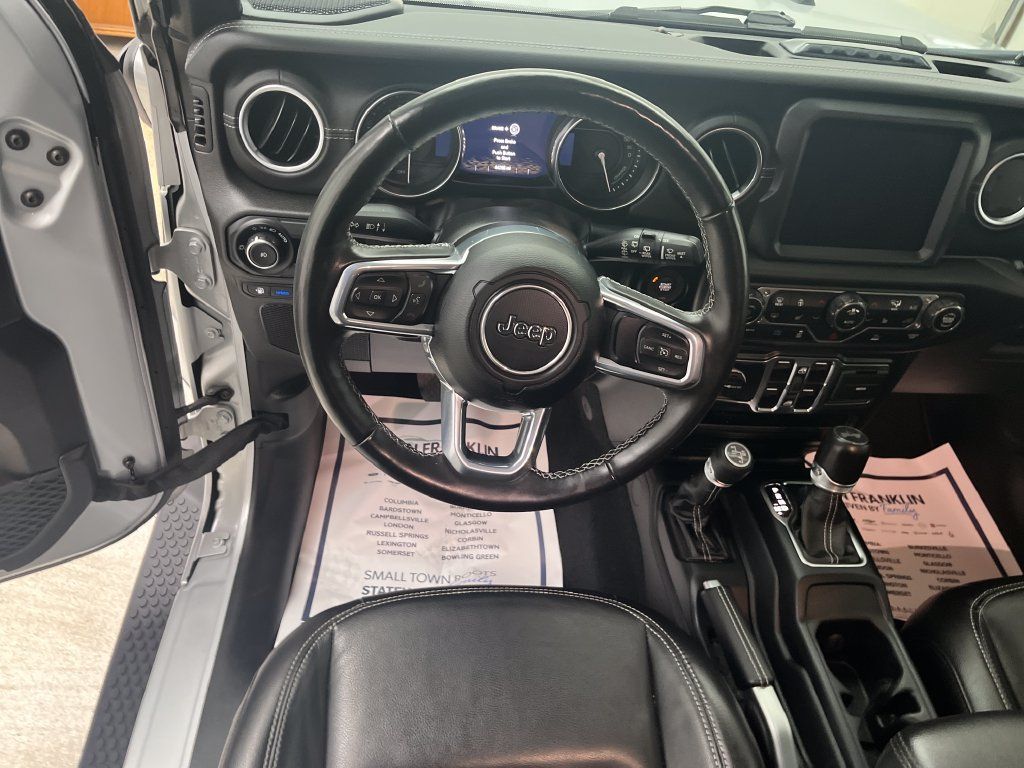 Used 2023 Jeep Wrangler Unlimited Sahara w/ Cold Weather Group AWD/4WD image 15