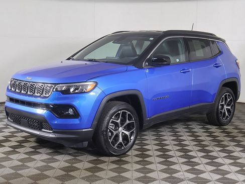 Used 2024 Jeep Compass Limited AWD/4WD image 8