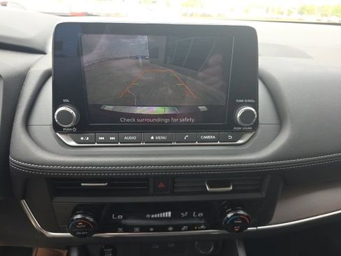 Used 2026 Nissan Rogue SV FWD image 23