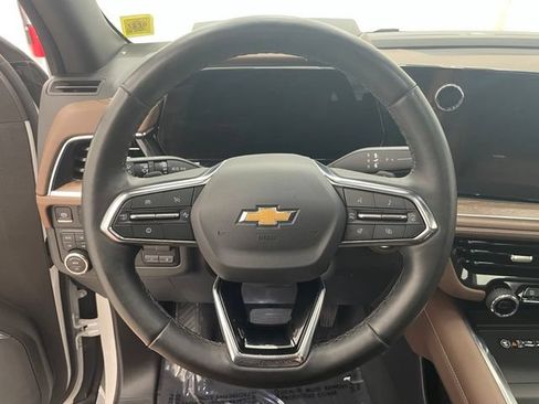 Used 2025 Chevrolet Tahoe High Country AWD/4WD image 11