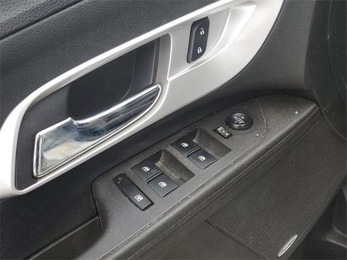 Used 2017 Chevrolet Equinox LT w/ Convenience Package image 10