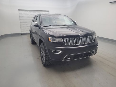 Used 2018 Jeep Grand Cherokee Overland AWD/4WD image 14