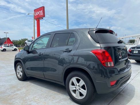 Used 2019 Chevrolet Trax LS w/ Tint and Cruise Package FWD image 4