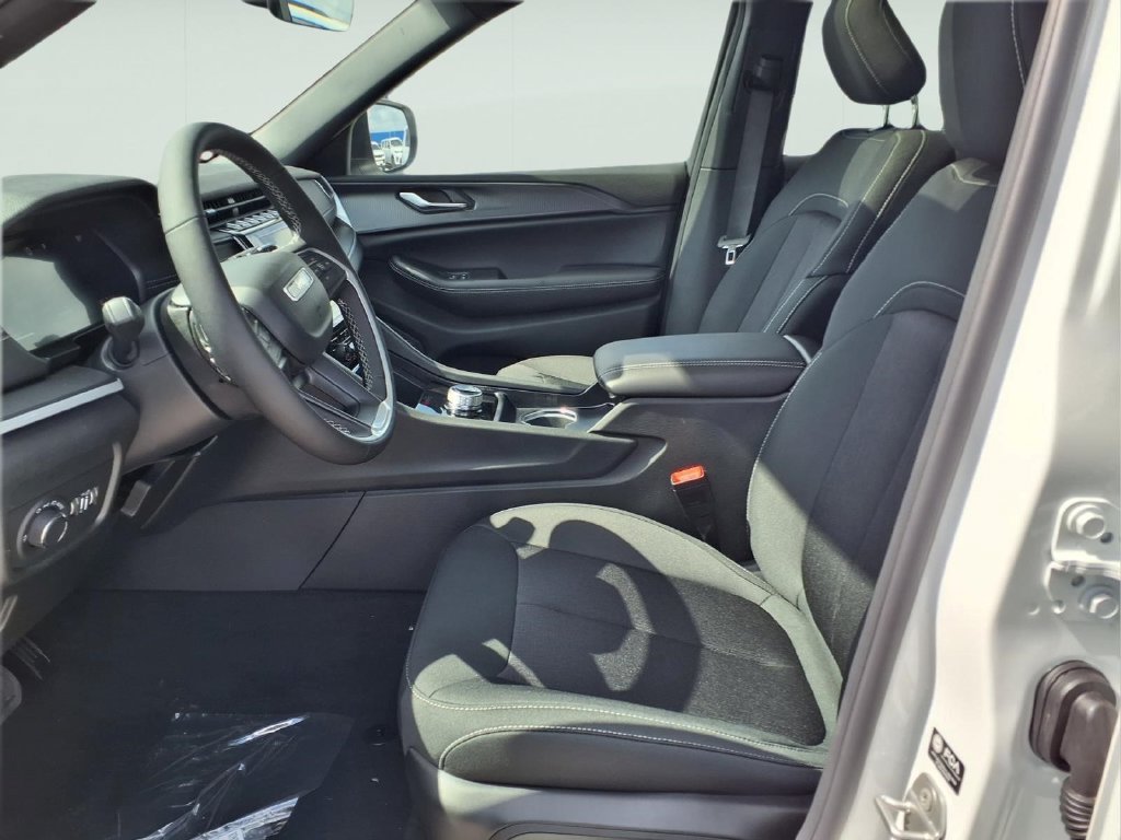New 2026 Jeep Grand Cherokee Laredo X RWD image 8