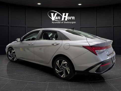 New 2026 Hyundai Elantra Limited FWD image 5