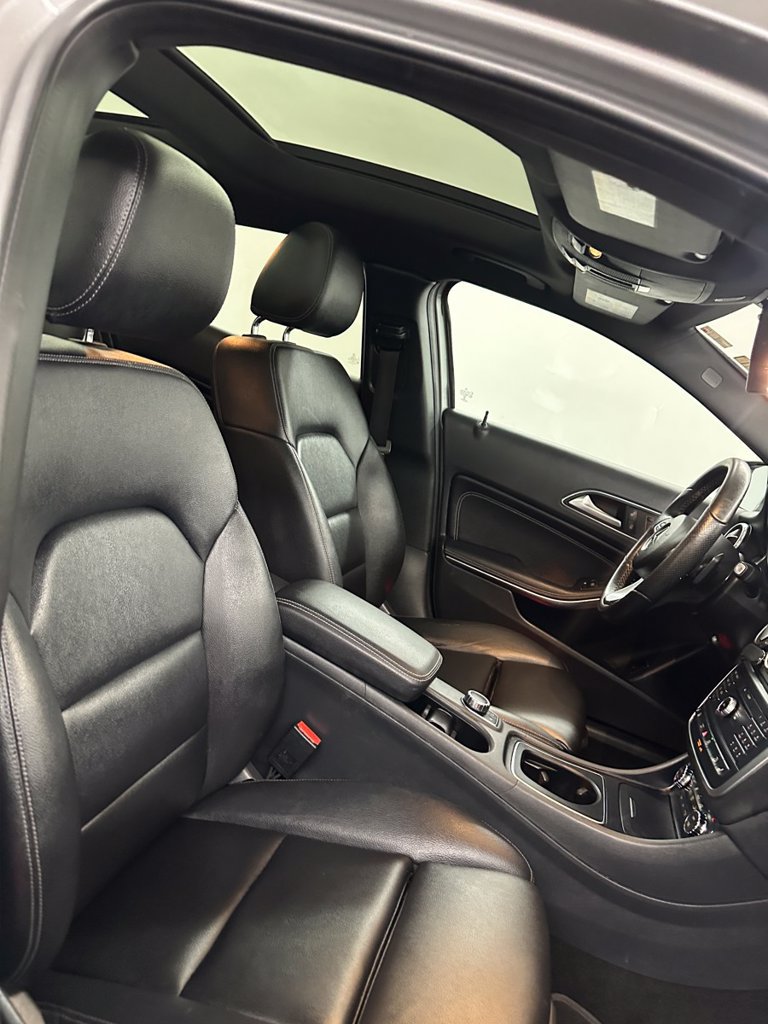 Used 2017 Mercedes-Benz GLA 250 4MATIC image 34