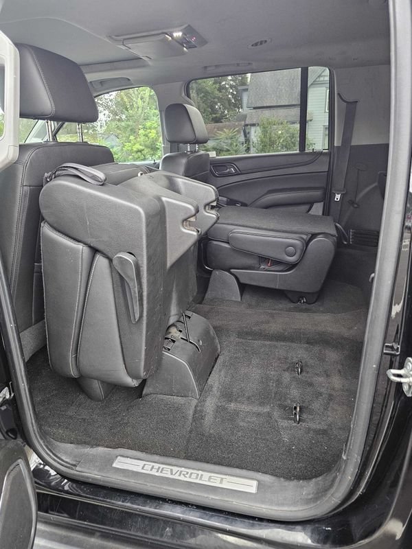 Used 2018 Chevrolet Suburban LT AWD/4WD image 9