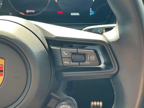 Used 2025 Porsche Macan 4S Electric AWD/4WD image 39