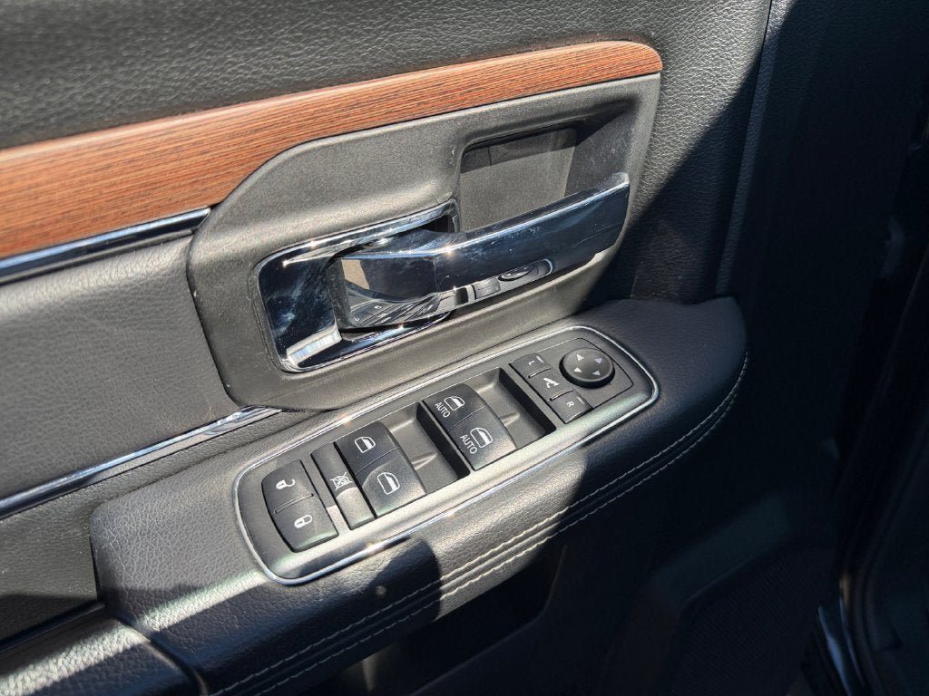 Used 2018 RAM 1500 Laramie AWD/4WD image 21