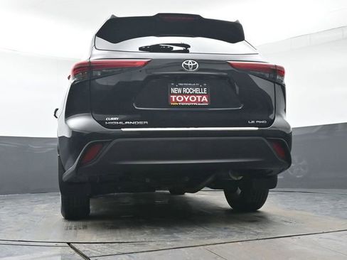 Certified 2022 Toyota Highlander LE image 32