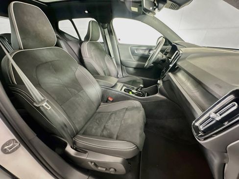 Used 2024 Volvo XC40 Recharge Plus w/ Protection Package Premier RWD image 31