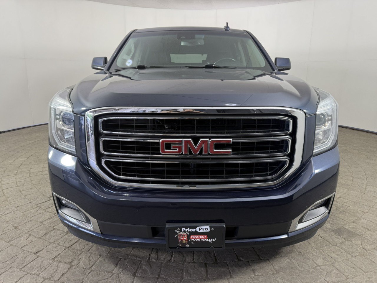 Used 2018 GMC Yukon SLT AWD/4WD image 2