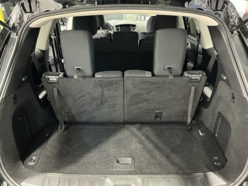 Used 2020 Nissan Pathfinder SV image 27