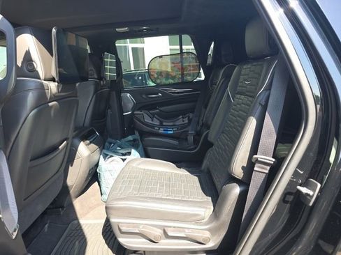 Used 2023 Cadillac Escalade Sport Platinum AWD/4WD image 11