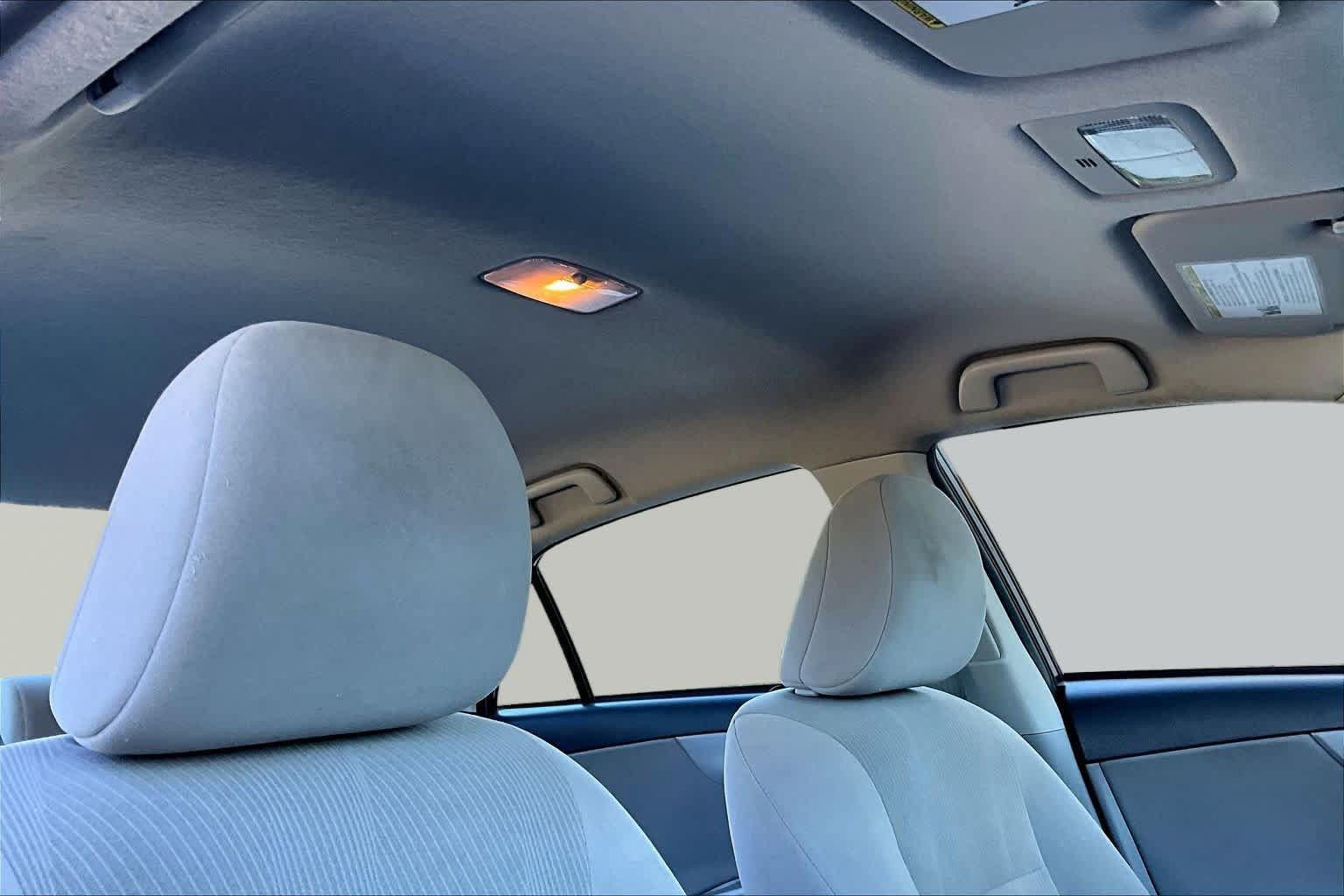 Used 2012 Toyota Corolla LE FWD image 14