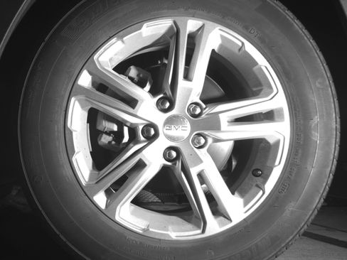 Used 2024 GMC Terrain SLE FWD image 12