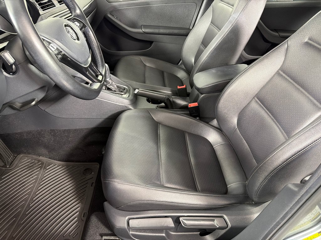 Used 2016 Volkswagen Jetta SEL w/ Lighting Package FWD image 11