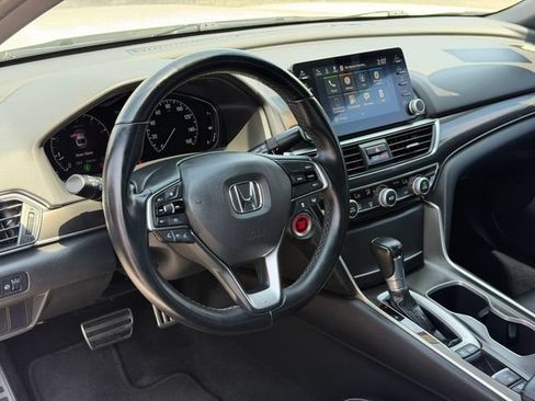 Used 2018 Honda Accord Sport image 10