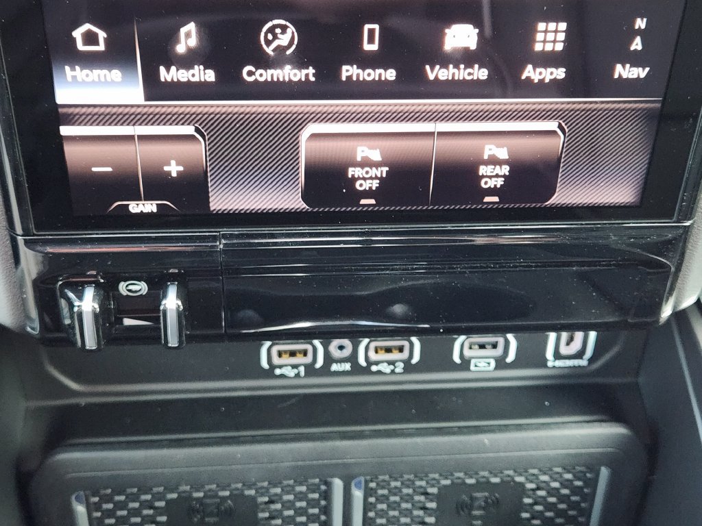 New 2026 RAM 1500 Laramie AWD/4WD image 15