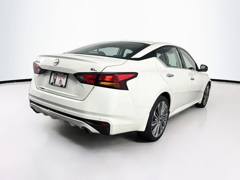 Used 2025 Nissan Altima 2.5 SL FWD image 10
