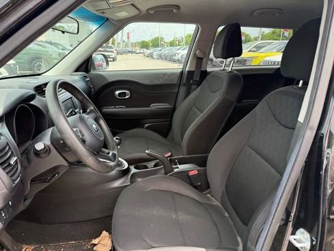 Used 2019 Kia Soul FWD image 28