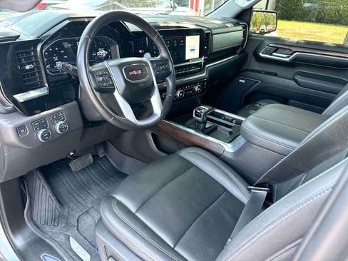 Used 2023 GMC Sierra 1500 SLT w/ SLT Premium Plus Package AWD/4WD image 18