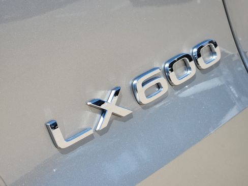 Used 2026 Lexus LX 600 F Sport w/ Accessory Package (Z1) AWD/4WD image 43