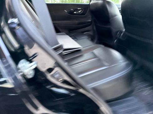 Used 2019 Nissan Rogue SL AWD/4WD image 16