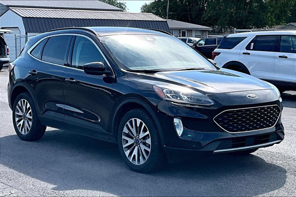 Used 2022 Ford Escape Titanium AWD/4WD image 1