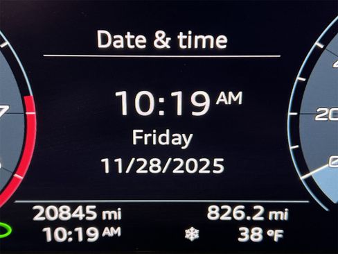 Used 2025 Audi Q3 2.0T Premium image 15